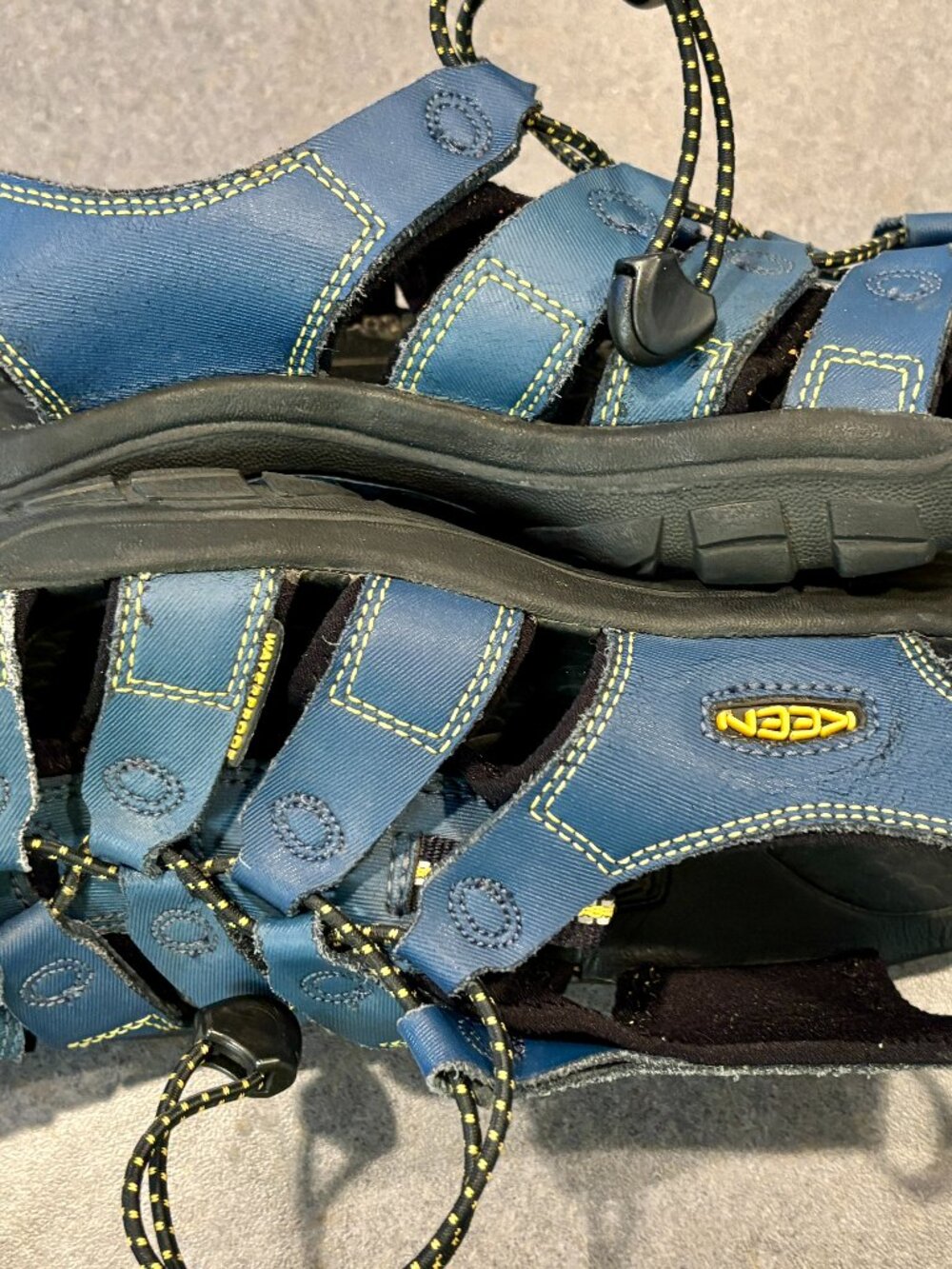 Keen Newport Unisex Youth Waterproof Sandals Size 4 Boys Blue